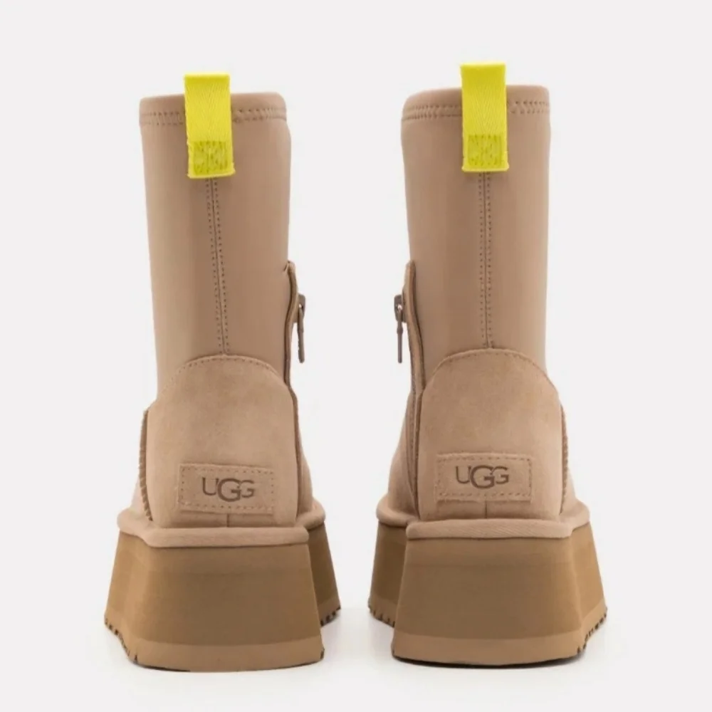 Ugg Classic Dipper Platform Boots 45 Sand Beige New